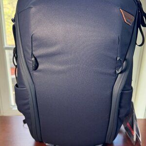 NEW Peak Design Everyday Backpack 15L Zip Midnight Camera and Laptop Backpack